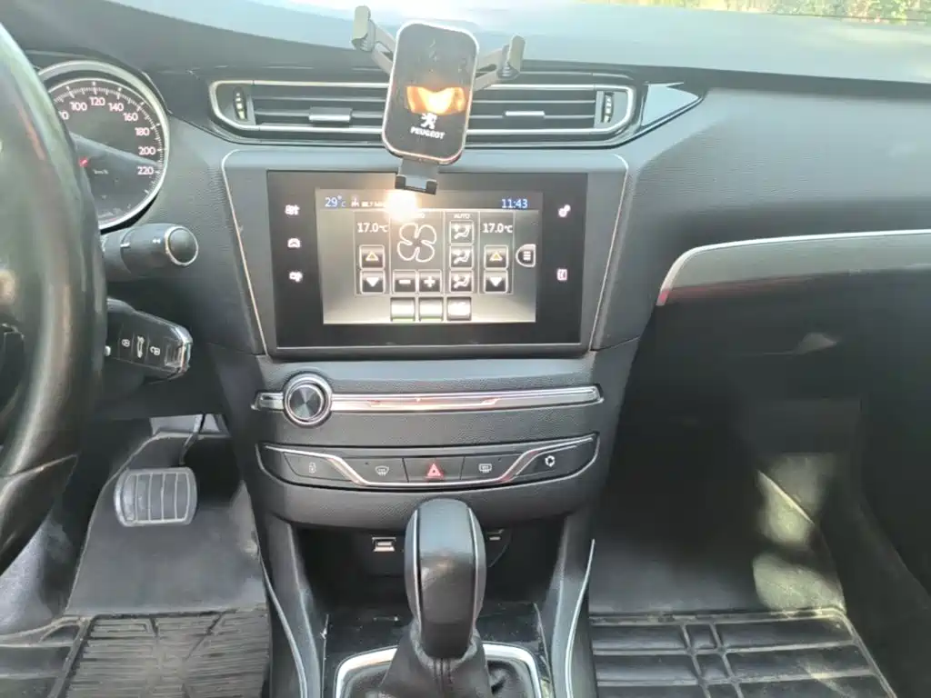 Peugeot 408 — миниатюра 13