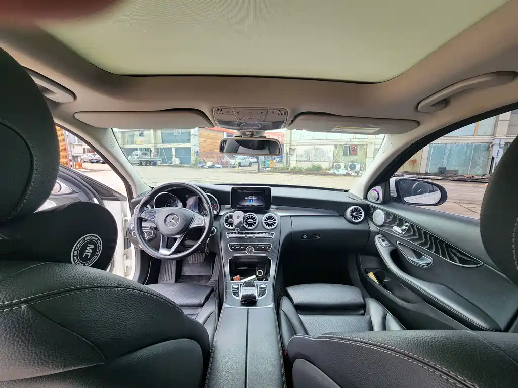 Mercedes-Benz C-Class — миниатюра 6
