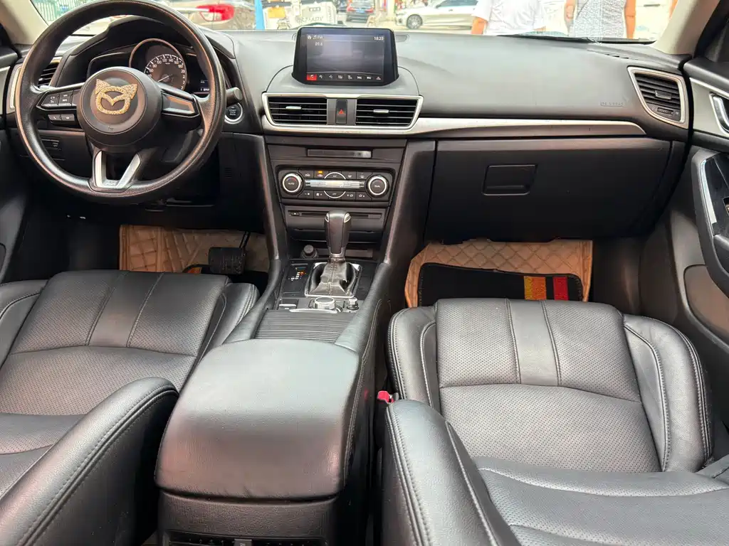 Mazda 3 Axela - фото 10