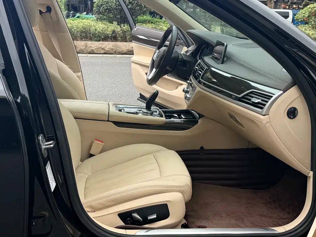 BMW 7 Series — фотографии объявления, Фото 13