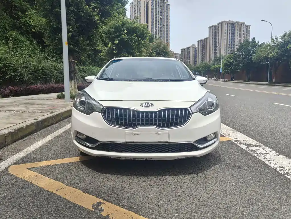 Kia K3 2013 1.6L MT GLS