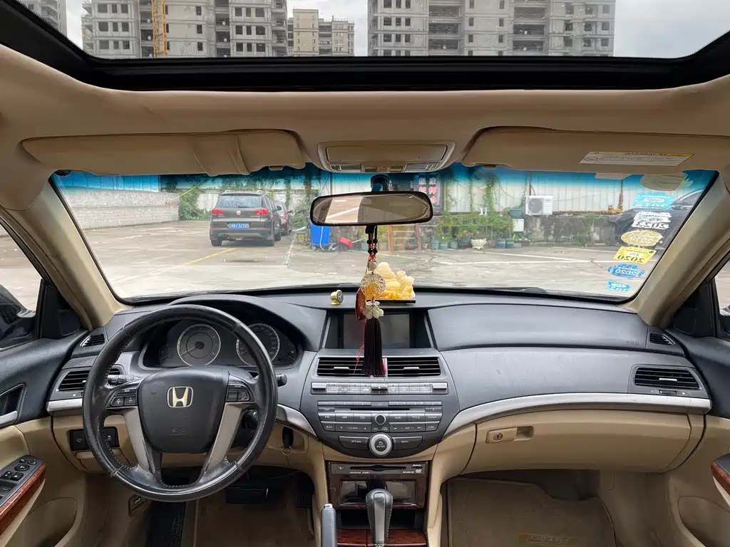 Honda Accord — миниатюра 7