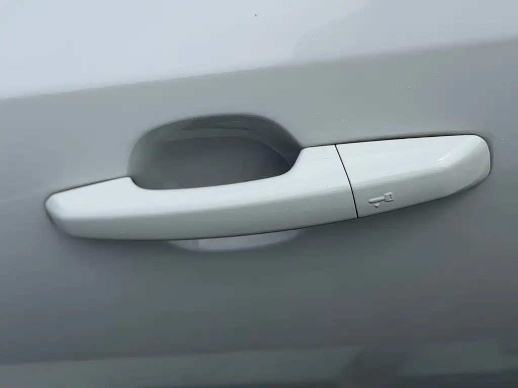 Jaguar E-PACE — миниатюра 30