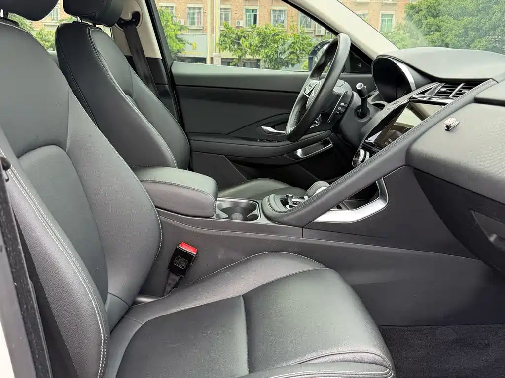 Jaguar E-PACE — миниатюра 14