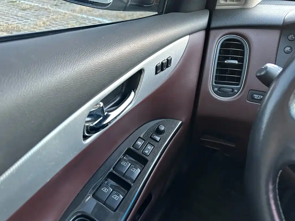 Infiniti QX50 — миниатюра 22