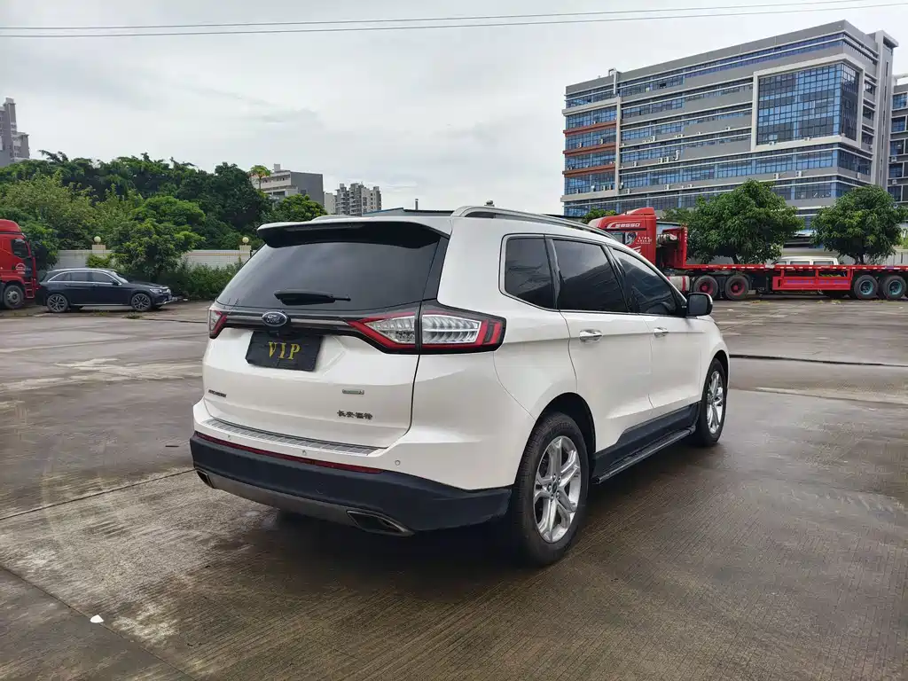 Ford Edge — миниатюра 6