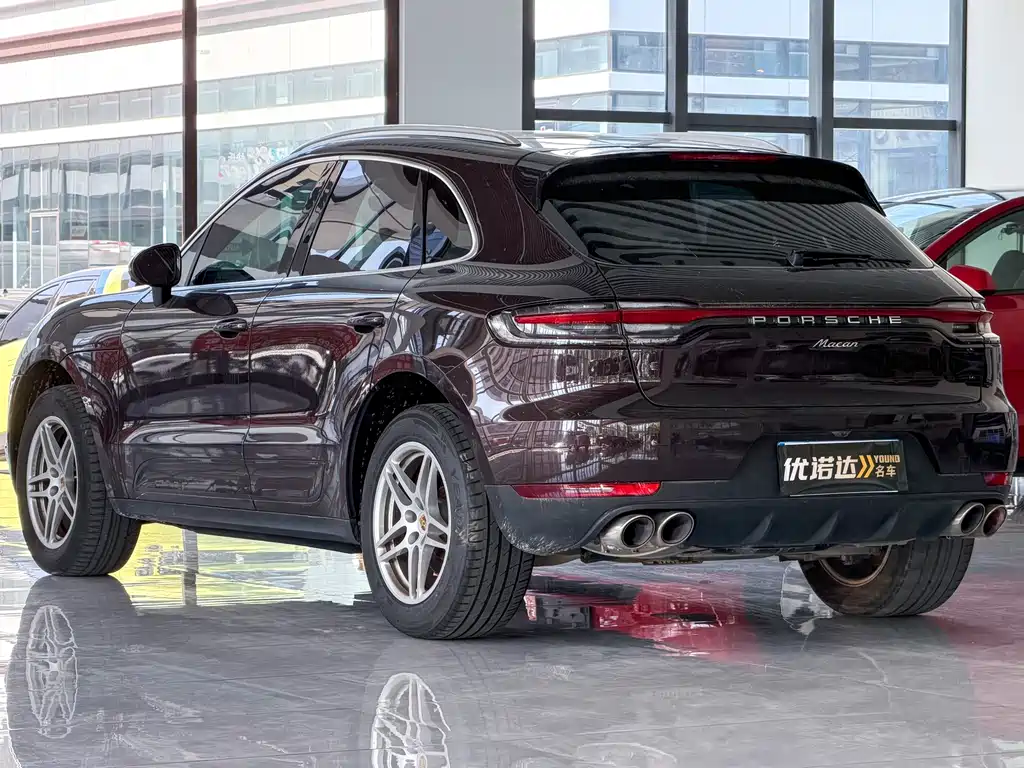 Porsche Macan — миниатюра 5