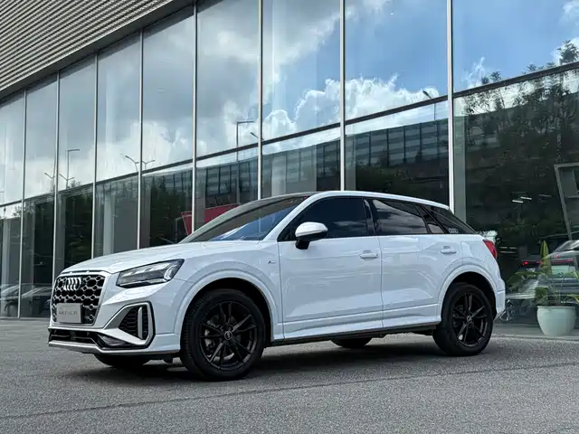 AUDI  Q2L 2024
