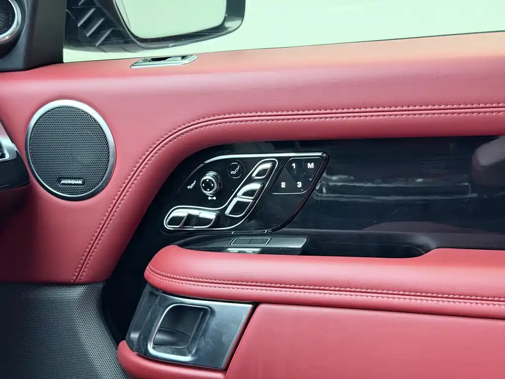 Land Rover Range Rover — миниатюра 16