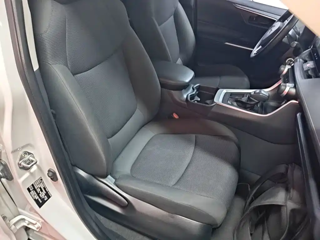 Toyota RAV4 — миниатюра 25