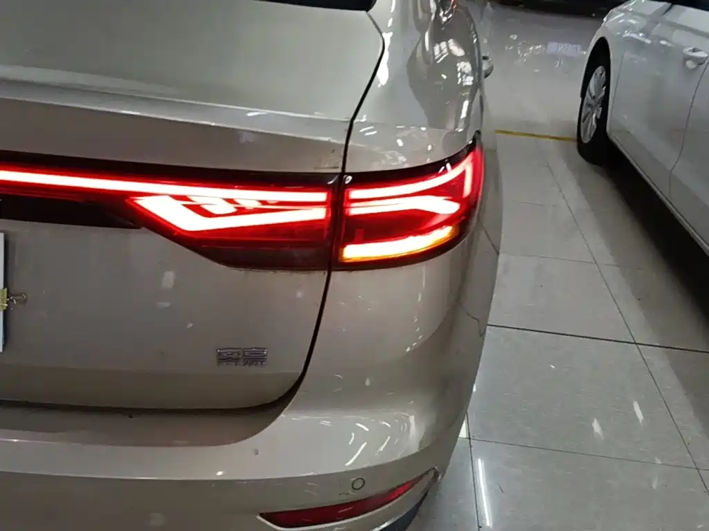 Geely Emgrand — миниатюра 8