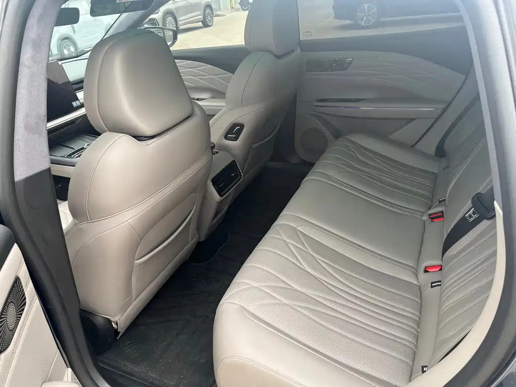 GEELY GALAXY GALAXY SPARKLE 8