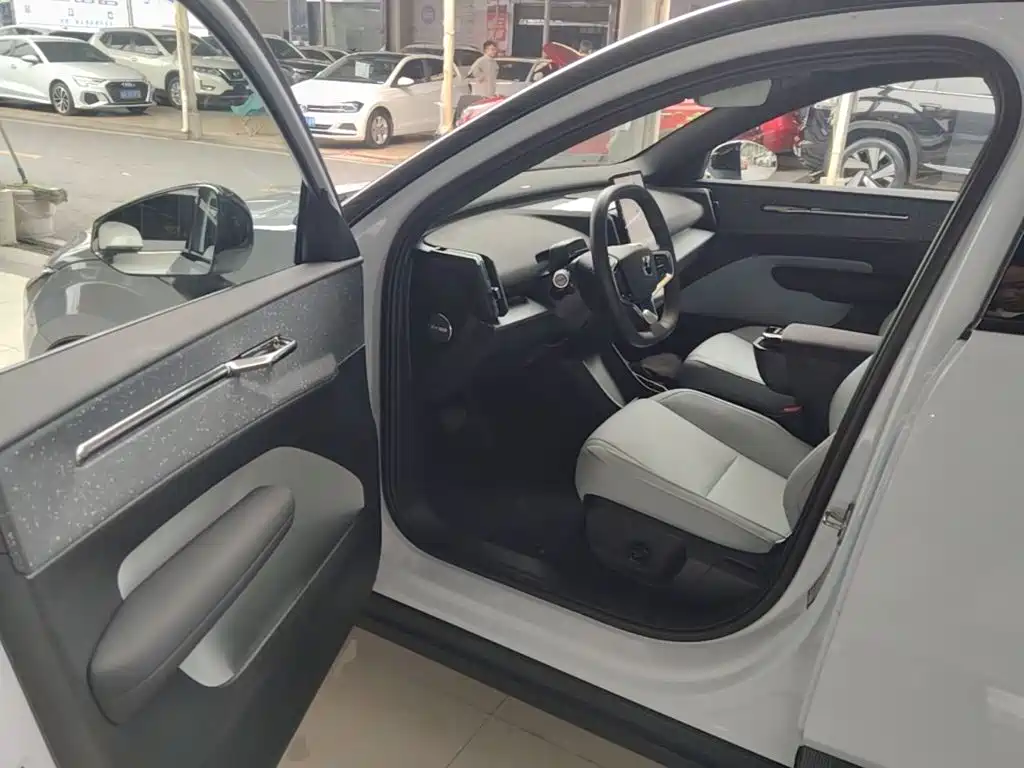 Volvo EX30 — миниатюра 16
