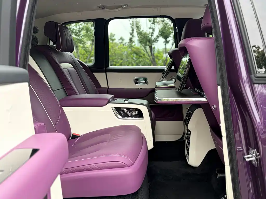 Rolls-Royce Cullinan — миниатюра 17
