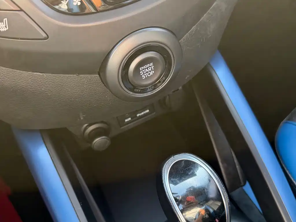 Hyundai Veloster — миниатюра 27