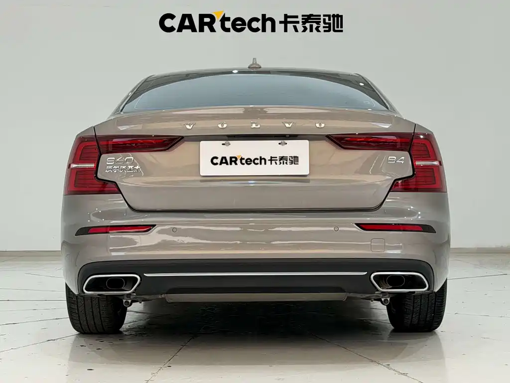 Volvo S60 2022 B4 Luxury