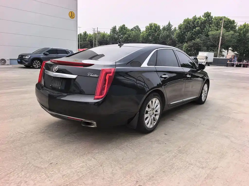 Cadillac XTS 2013 28T Elegant