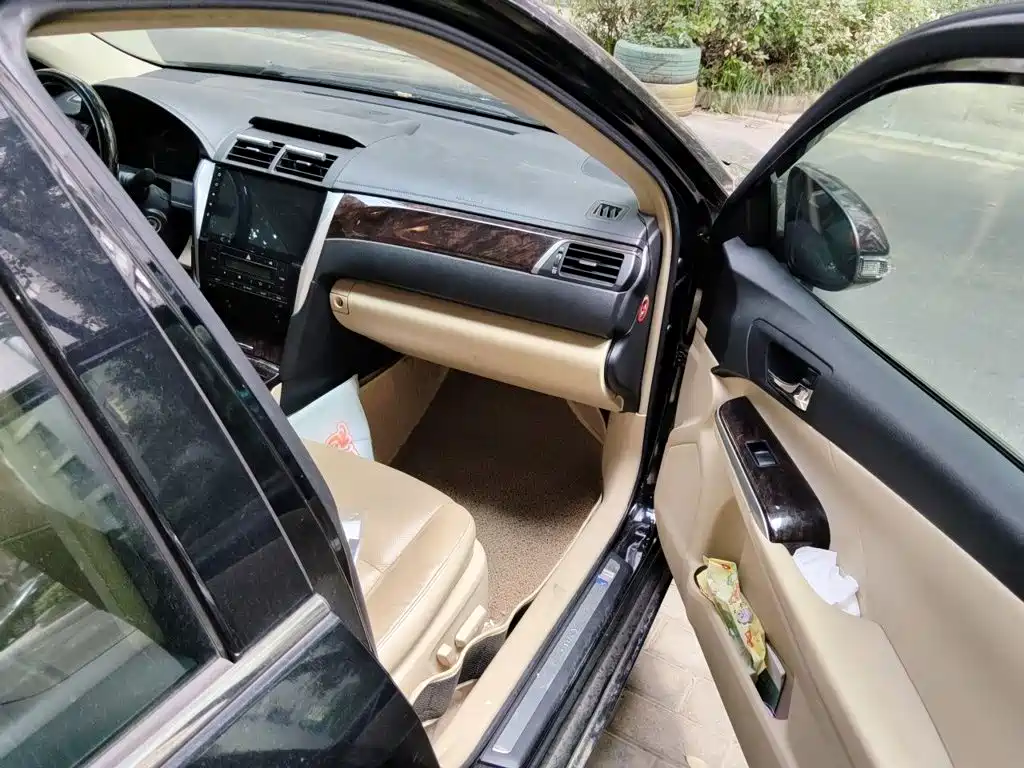 Toyota Camry — миниатюра 18