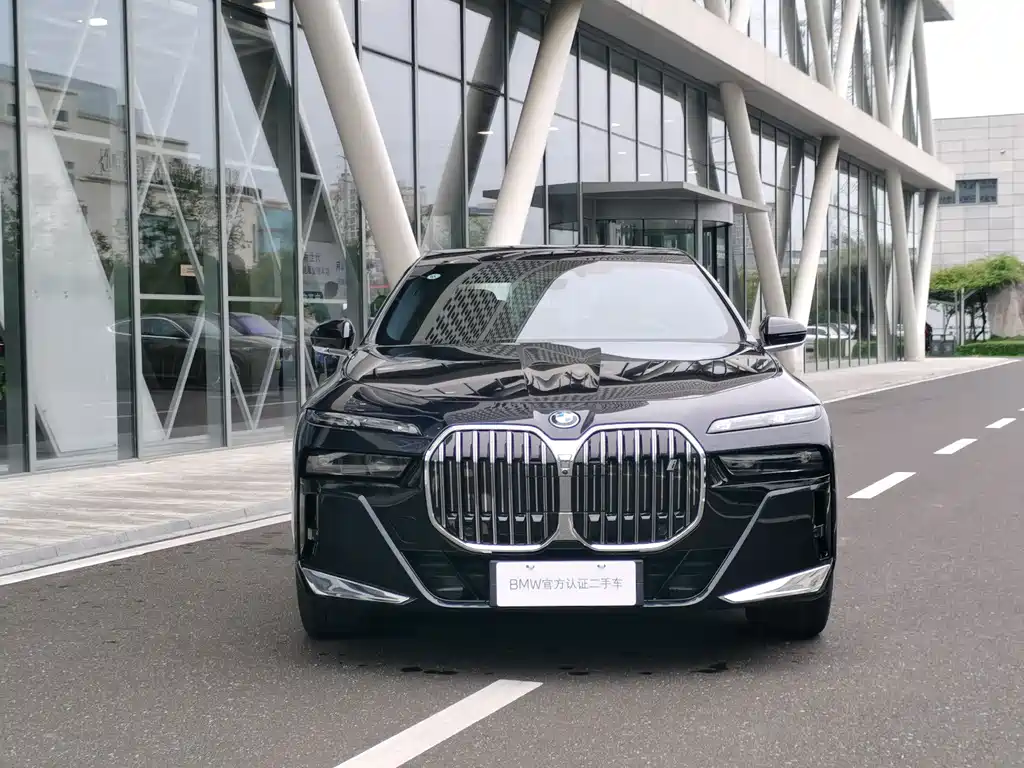 BMW i7 — миниатюра 2