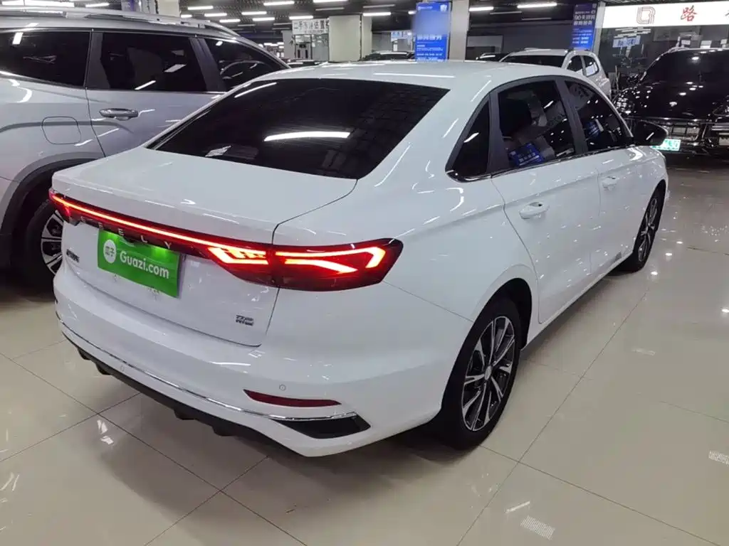 Geely Emgrand — миниатюра 7