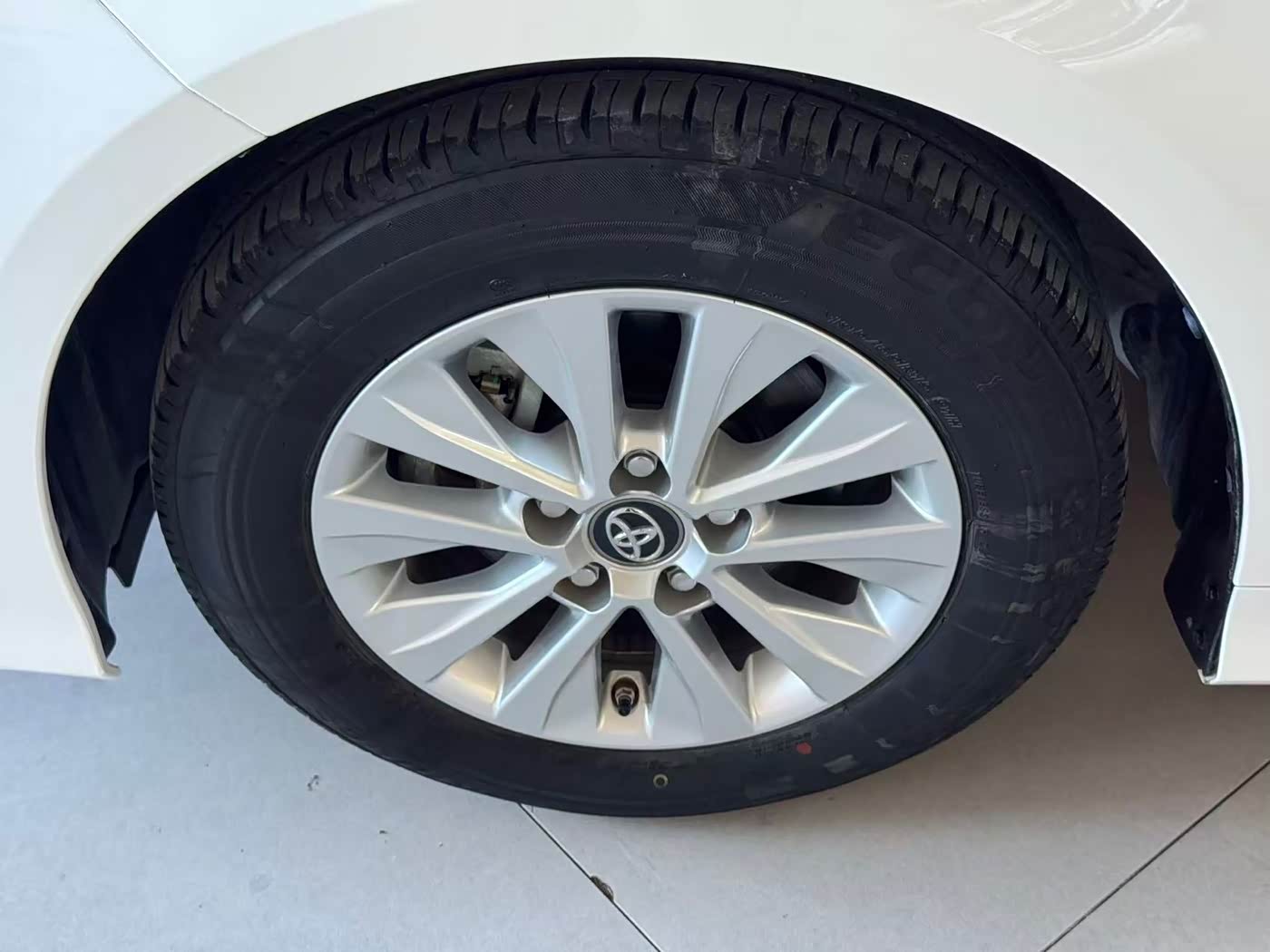 Toyota Corolla 1.5 л 2023 г. Белый, пробег 7000 км