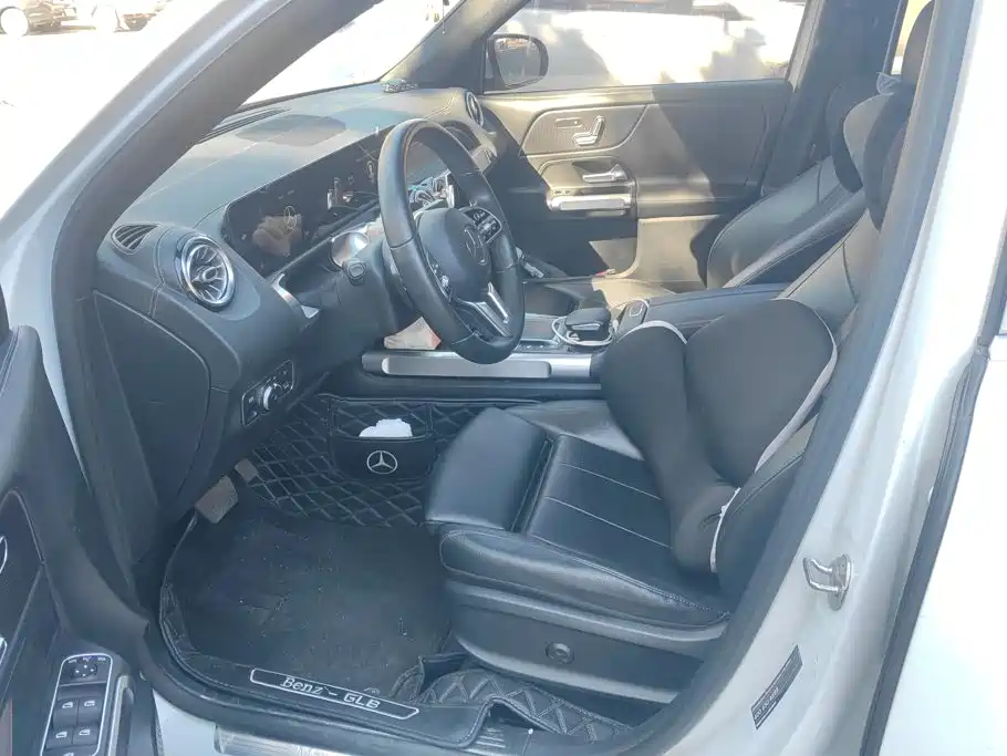 Mercedes-Benz GLB — миниатюра 9