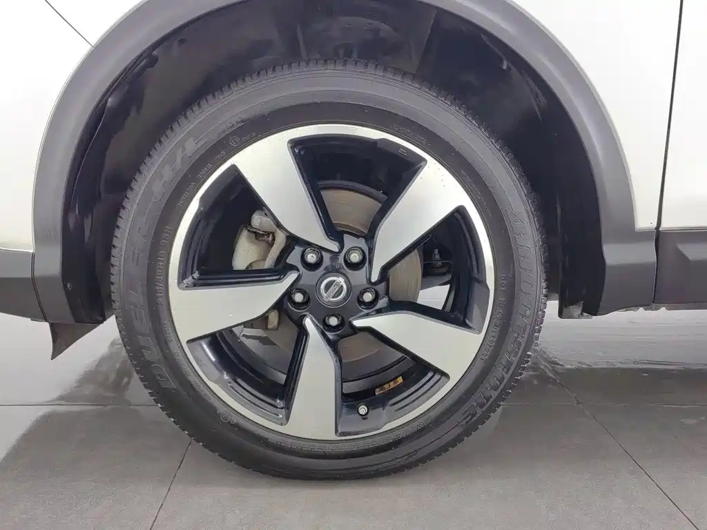 Nissan Qashqai — миниатюра 17