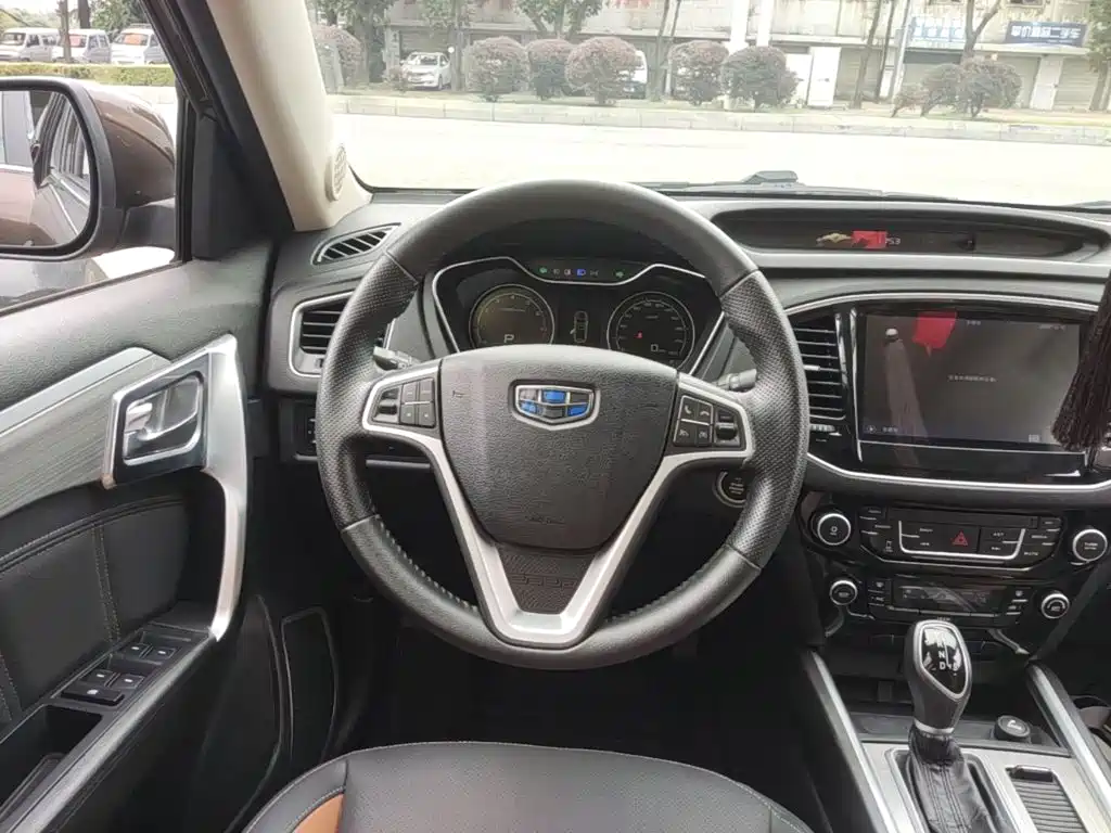Geely Vision X6 — миниатюра 11