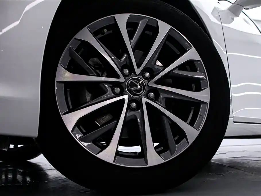 Lexus ES — фотографии объявления, Фото 17