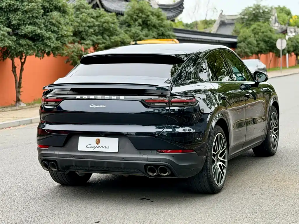Porsche Cayenne — миниатюра 6