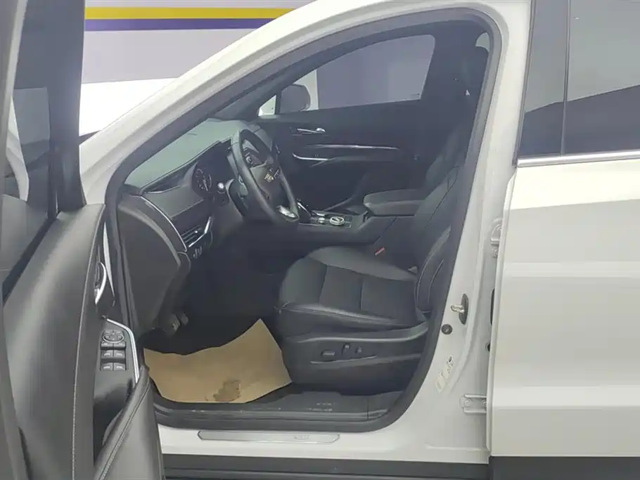 Cadillac XT4 2022 28T