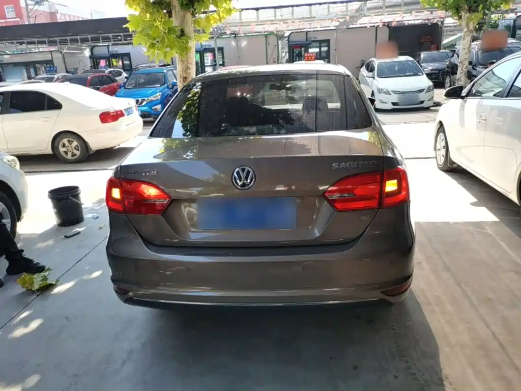 Volkswagen Sagitar — миниатюра 6