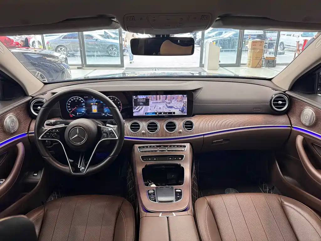 MERCEDES-BENZ E CLASS