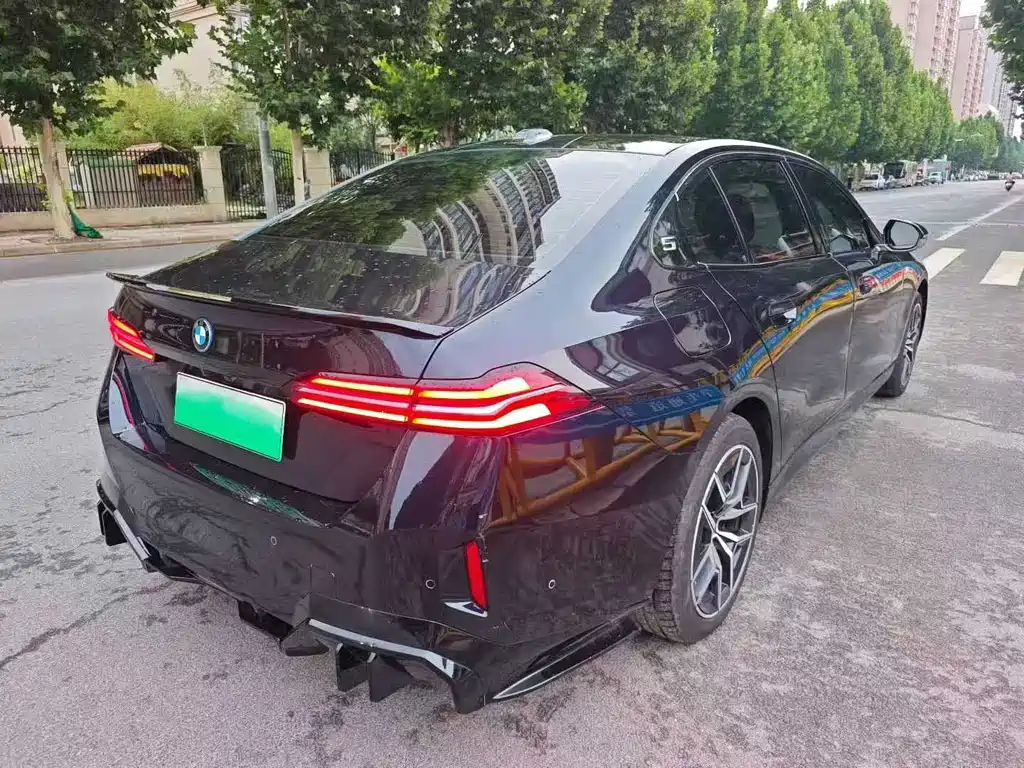 BMW i5 — миниатюра 7