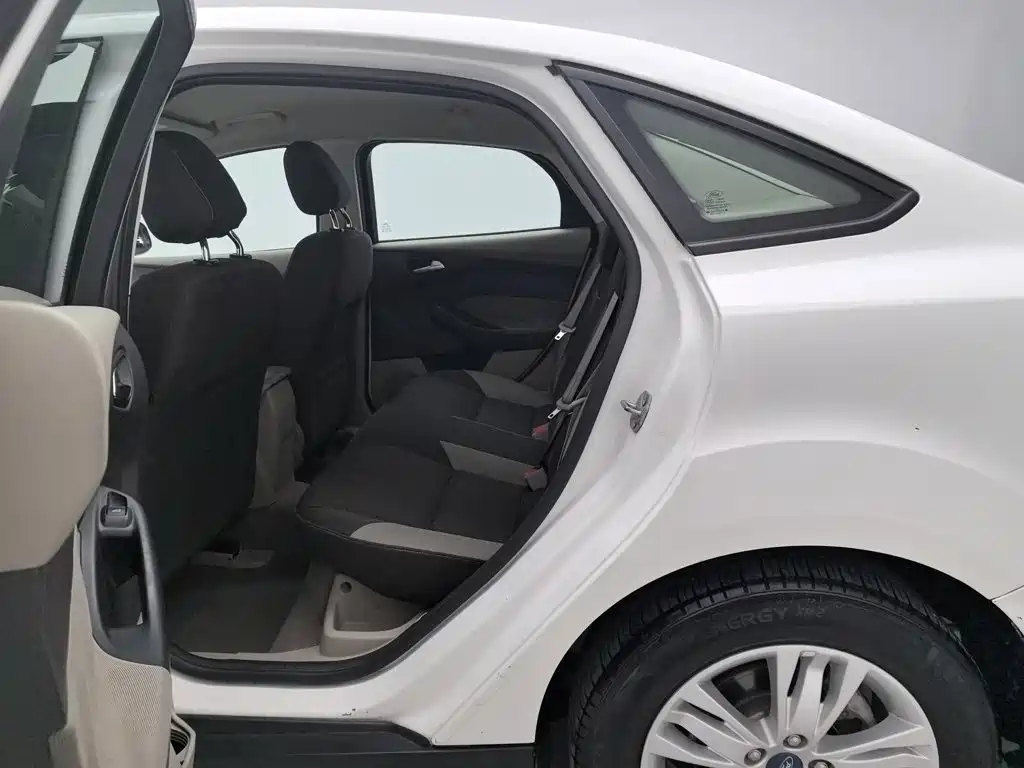 Ford Focus — миниатюра 15