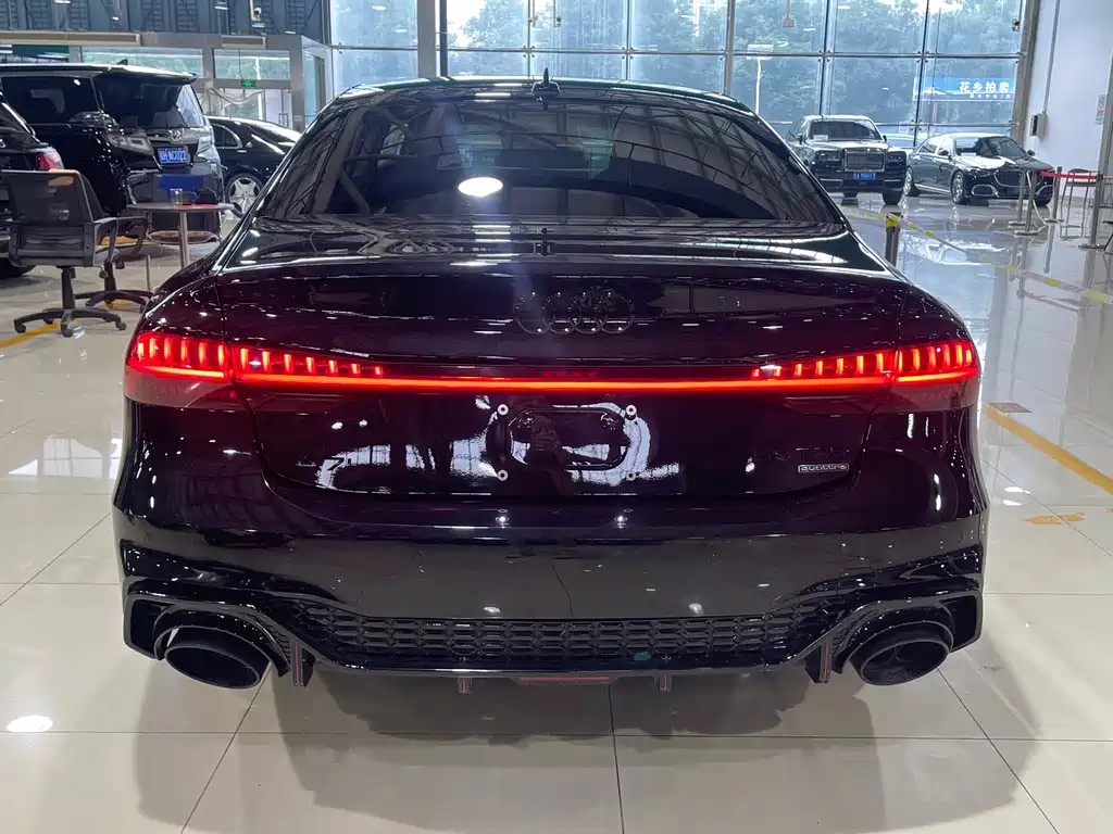Audi A7L 2023 45 TFSI quattro S-line