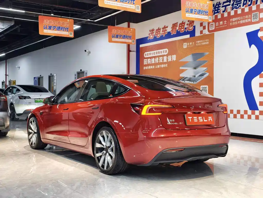 Tesla Model 3 — миниатюра 9