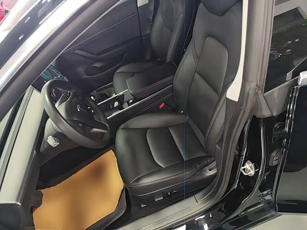 Tesla Model 3 — миниатюра 15