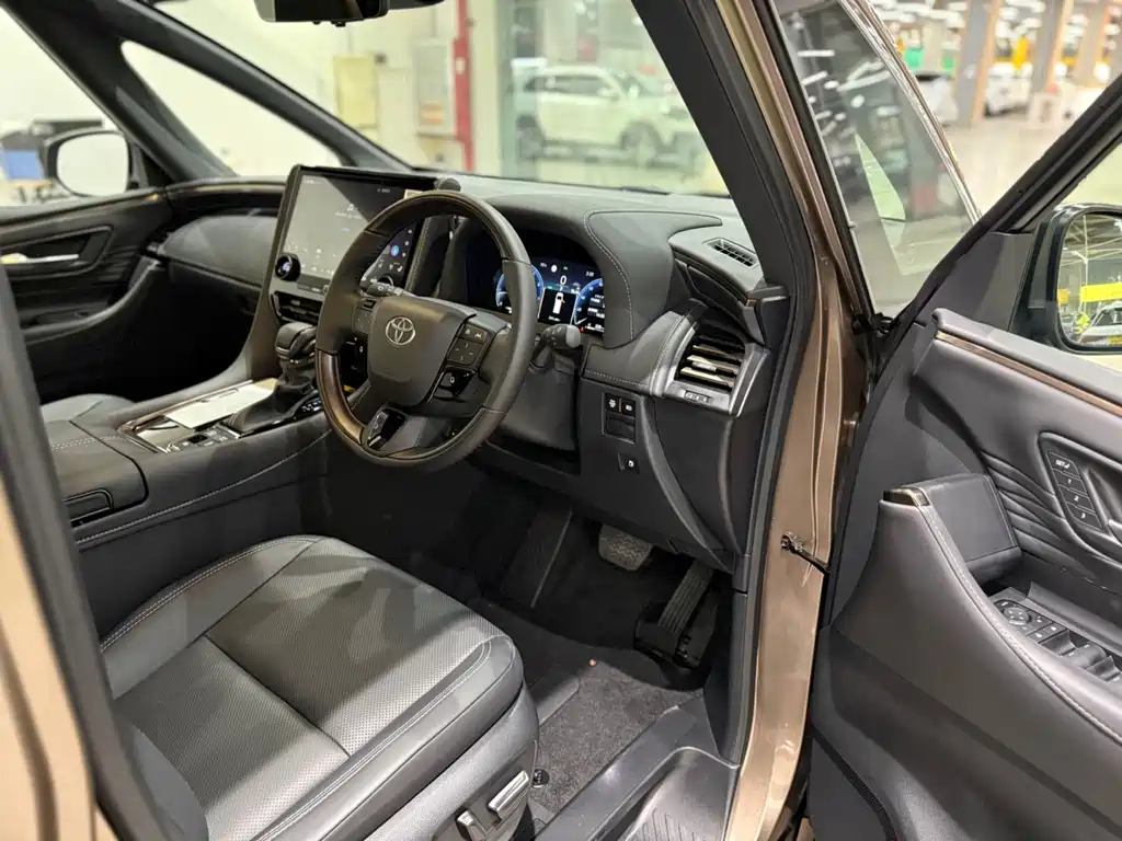 Toyota Alphard 2025 2.5L Luxury