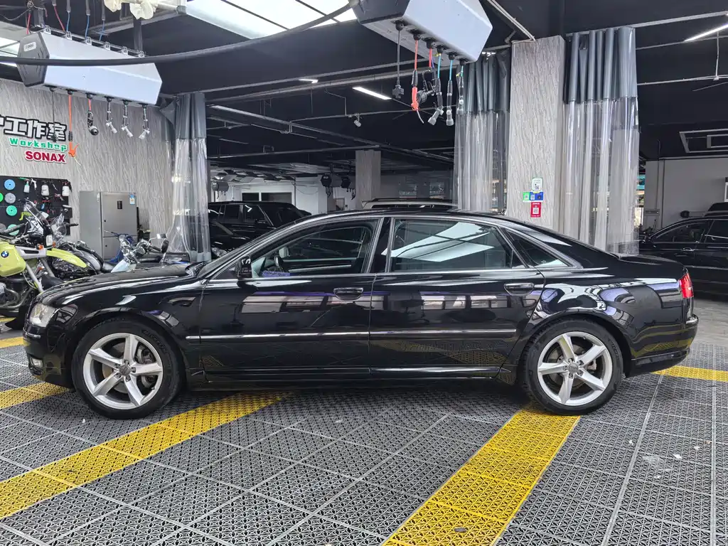 Audi A8 2009 A8L 4.2 FSI quattro Luxury