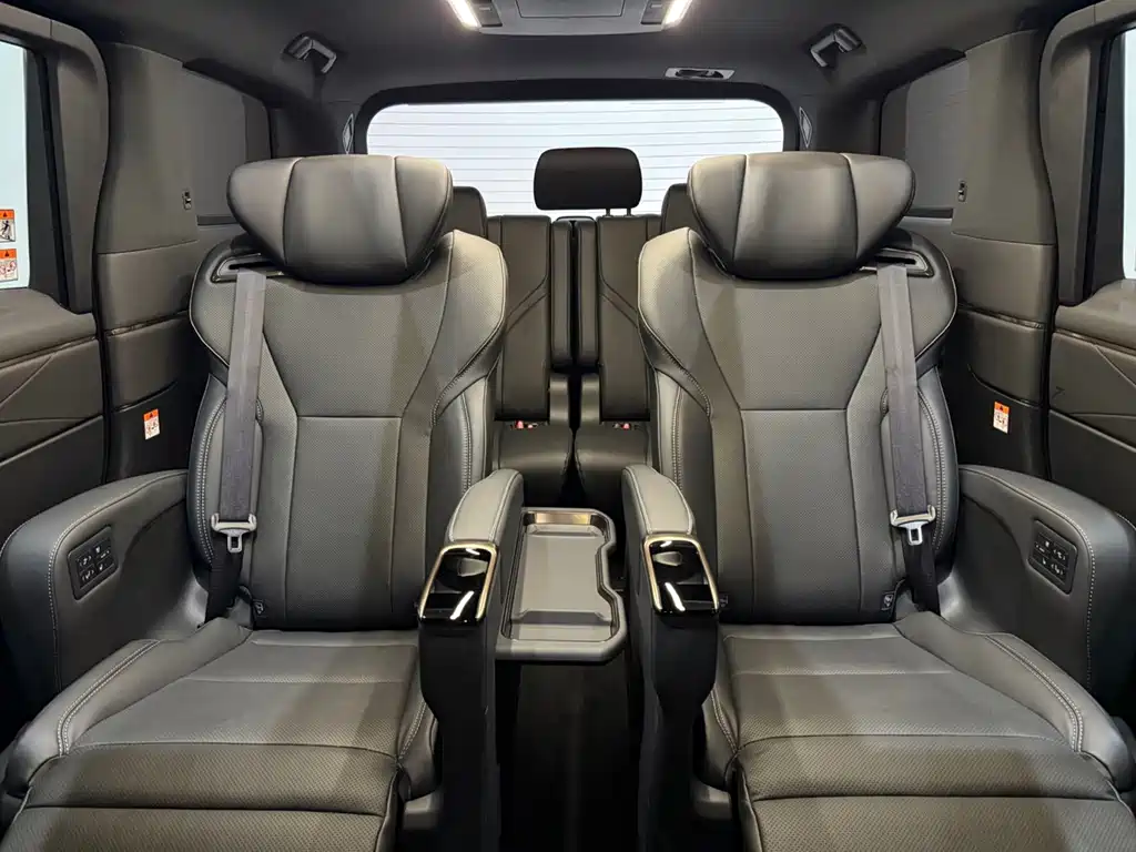 Toyota Alphard 2025 2.5L Luxury