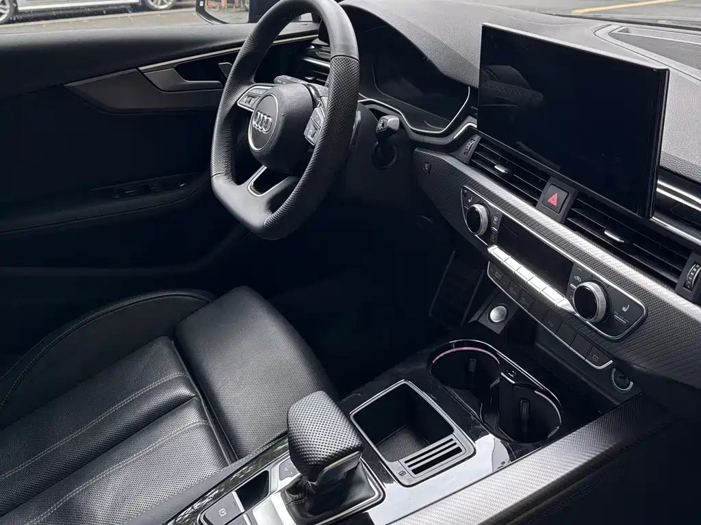 Audi A4L 2024 40 TFSI Luxury