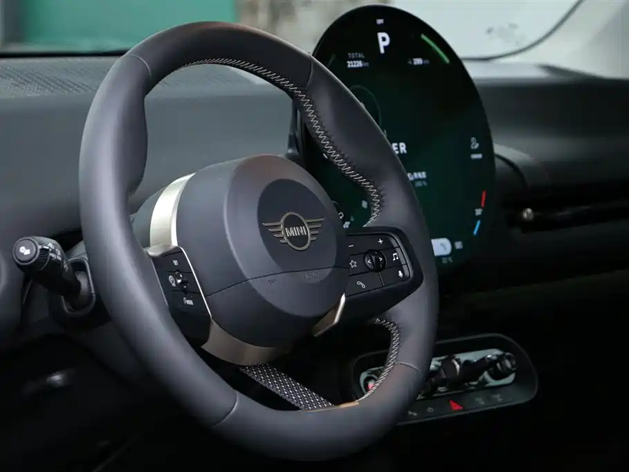 Mini COOPER 2024 456km COOPER E