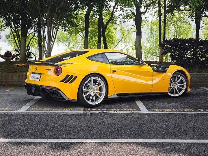 Ferrari F12berlinetta 2013 6.3L