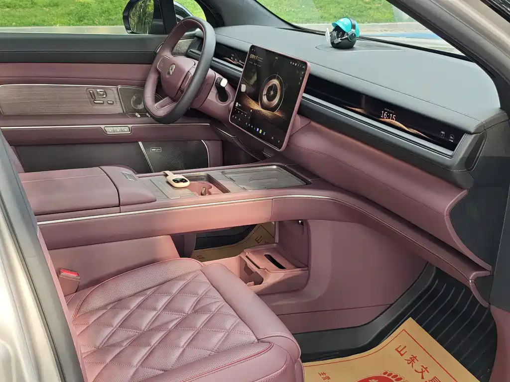 NIO ES8 2026 мест Executive