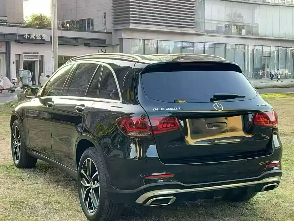 MERCEDES-BENZ GLC