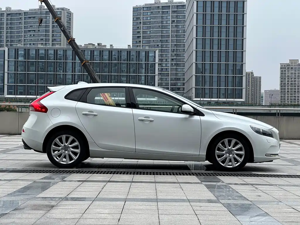 Volvo V40 — миниатюра 4