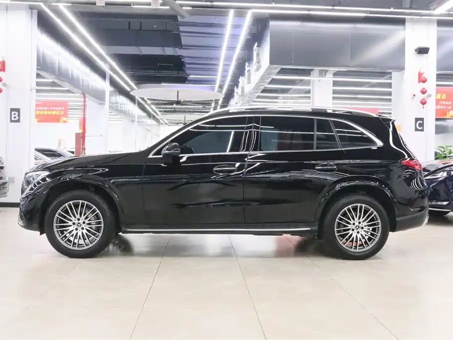 Mercedes-Benz GLC 2023 GLC 300 L 4MATIC 5 мест
