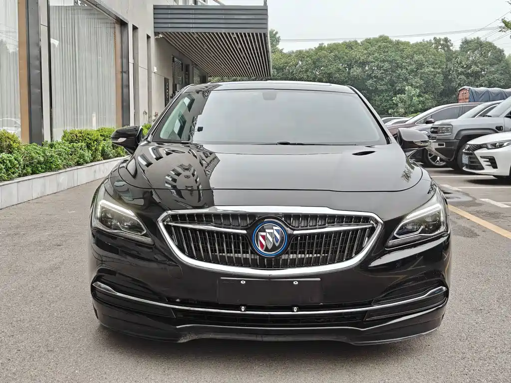 Buick LaCrosse — миниатюра 2