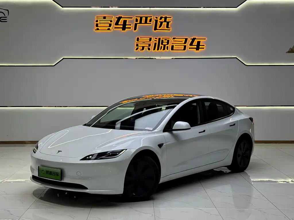 Tesla Model 3 2024